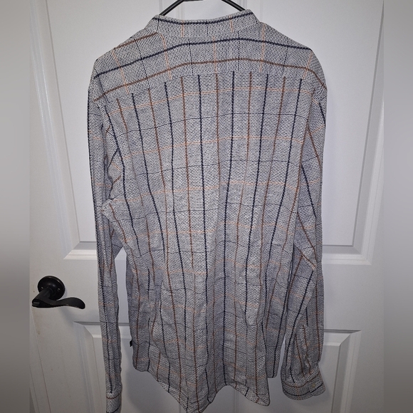 A Scotch and Soda men's long sleeve button-down in a size small. - Picture 3 of 4